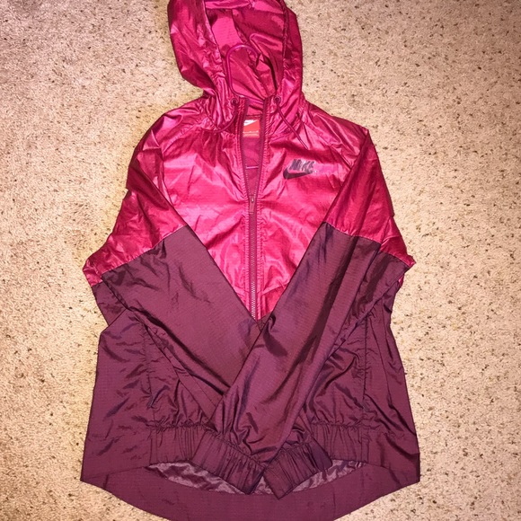 MAROON NIKE WINDBREAKER!! - Picture 2 of 4